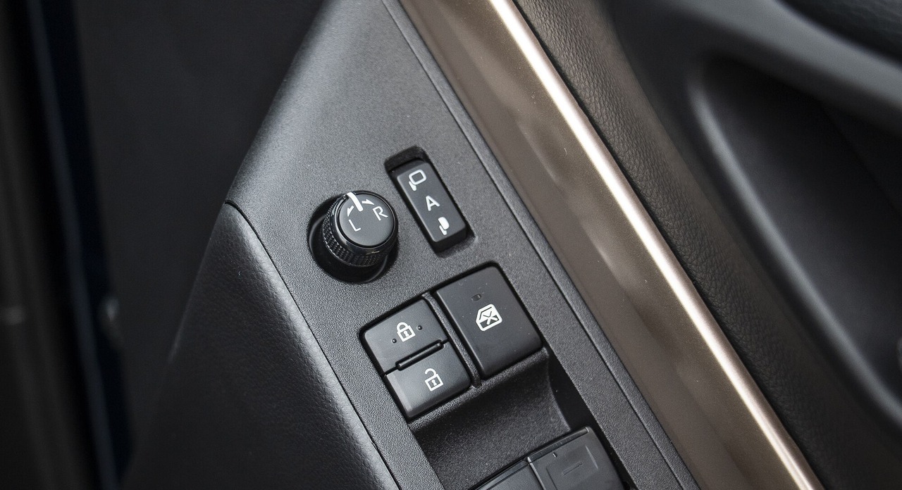 Outer Rear View Mirror Orvm Controls