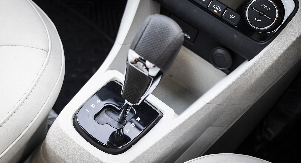 Gear Shifter/Gear Shifter Stalk